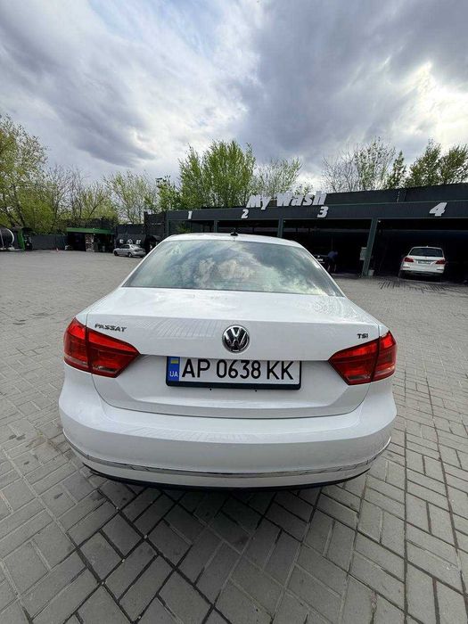 Продам Volkswagen Passat 2014 року SE