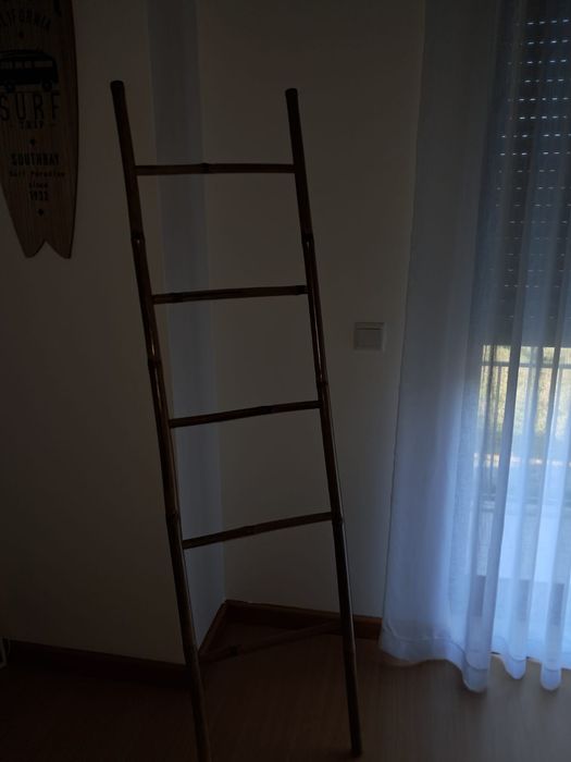 Escada em bambú nova