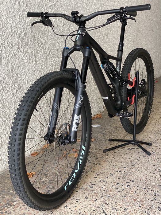 Specialized Stumpjumper EVO Pro 29 Carbono Suspensão total FOX