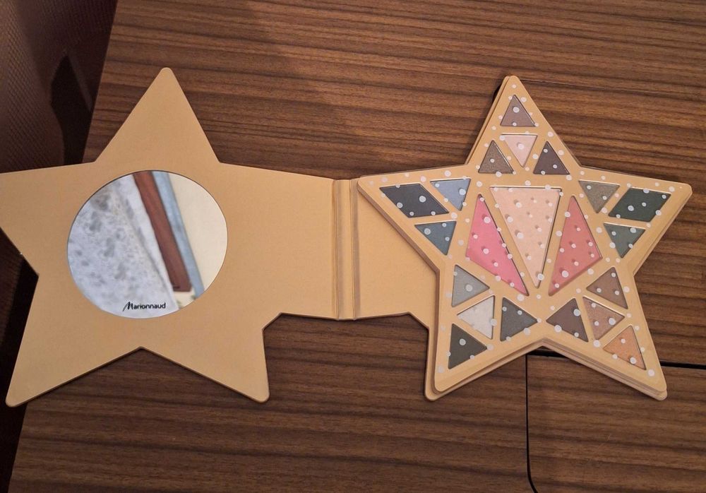 Star-shaped eye makeup mirror64585480884995127