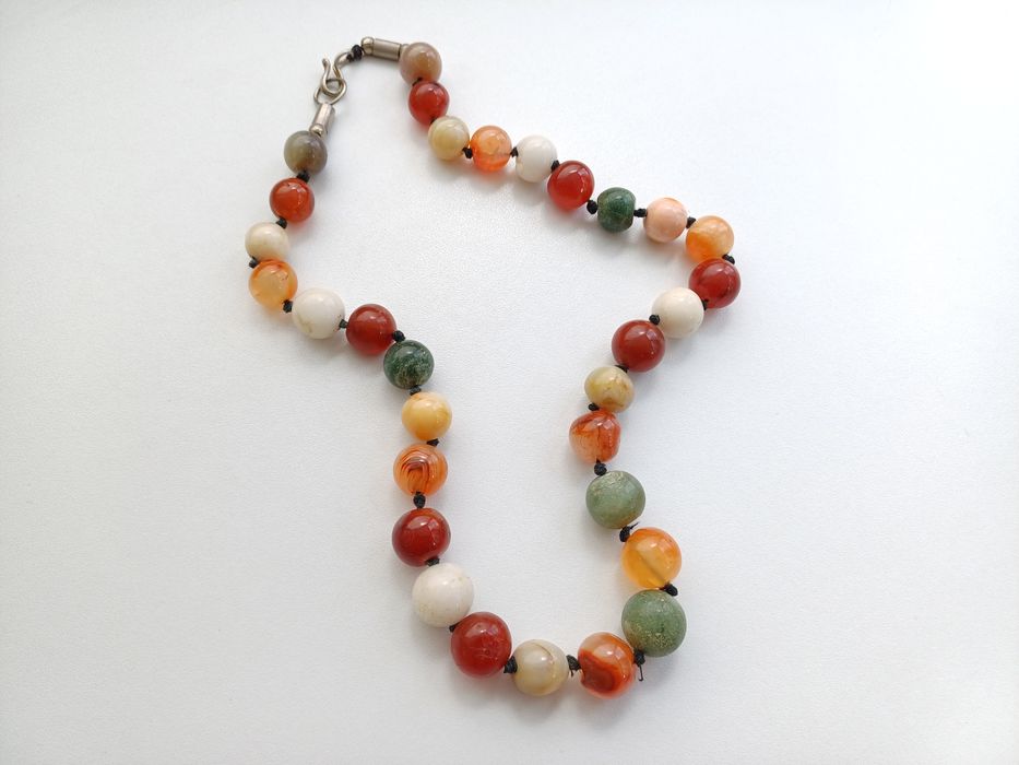 Lindíssimo colar de pedras semi-preciosas multi-coloridas