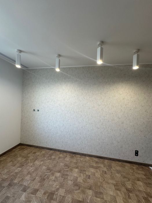 Поклейка обоев Малярные работы Комплексный ремонт