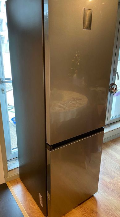 Frigorífico combinado SAMSUNG RB34T672DSA No Frost - 340 Litros - Inox