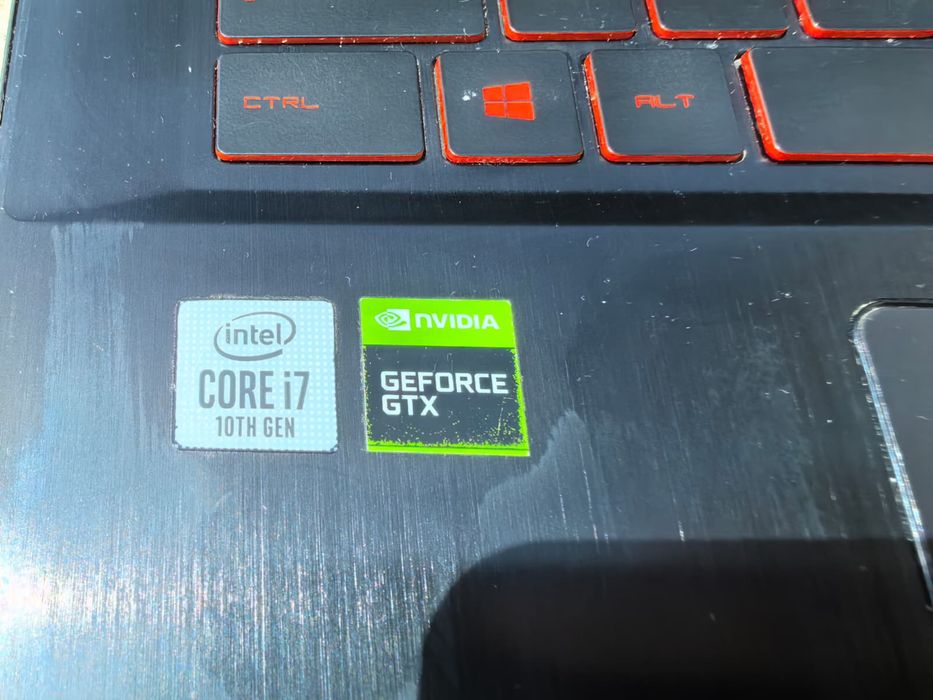 Vendo portátil gaming MSI GF63 Thin em excelente estado, muito bem estimado e totalmente funcional.