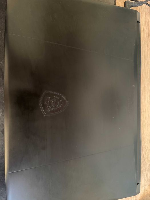 Laptop MSI KATANA 17 B12V i7 oraz RTX4050 z systemem Windows 11 Home