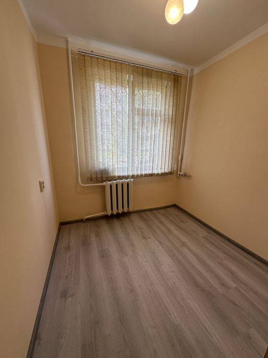 Продаж 2 кімнатної квартири 1 поверх (можливо під офіс), сквер Бабаєва ,центр міста паркова зона