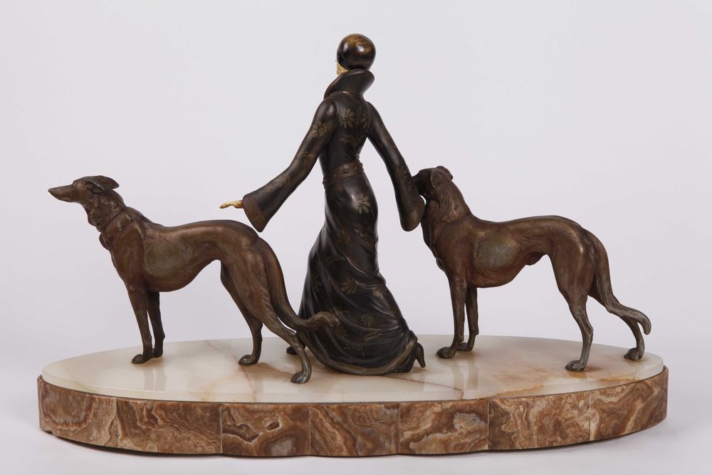 Escultura Senhora com cães – zamak