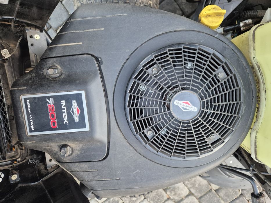 Traktorek Kosiarka Mcculloch M200-107  Briggs stratton V-twin 20Hp