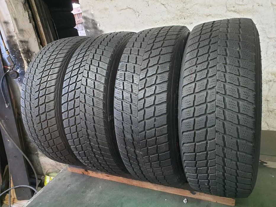 Cztery Opony zimowe 235/60R17 5,8mm Nexen WinGuard SUV