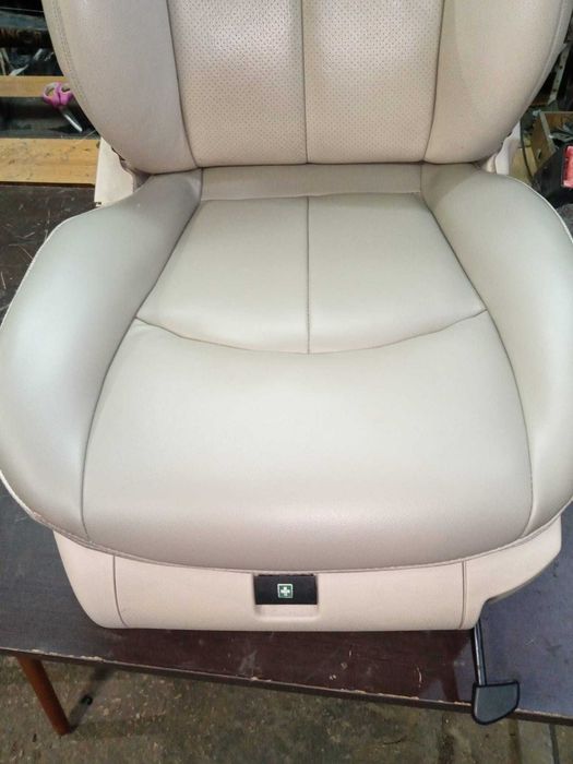 Estofador de automóveis