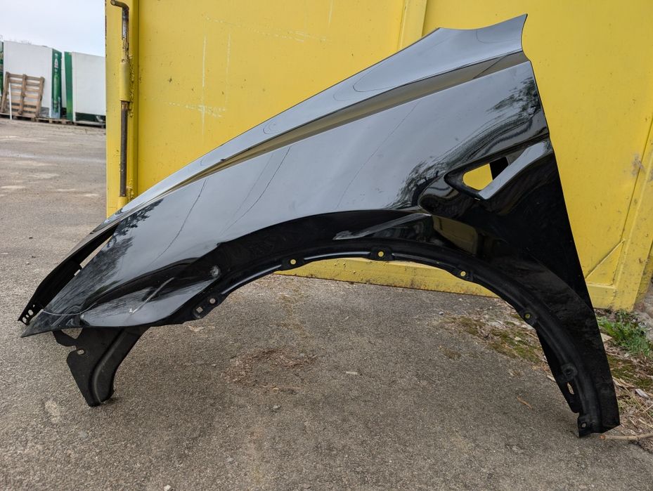 Крило Tesla Model Y  переднє ліве