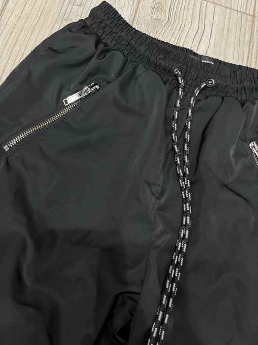 Spodnie Nowe Joggery Czarne Śliskie Sznurki Kieszenie