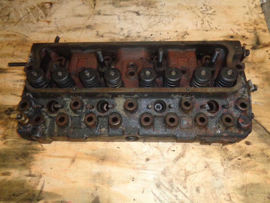 Głowica silnika  4-cylindrowego Perkins 1004-40/1004-4 AA/AB/AP