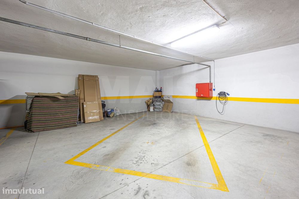 Apartamento T3 no Centro do Carregado | Parqueamento e Arrecadação