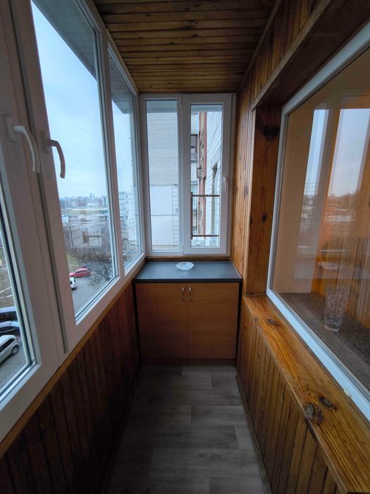 Здам простору 3-кімн квартиру з косм ремонтом у тихому центрі міста.