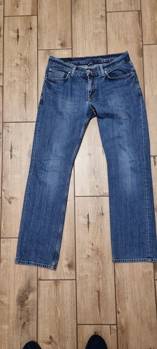 Джинсы томми хилфигер