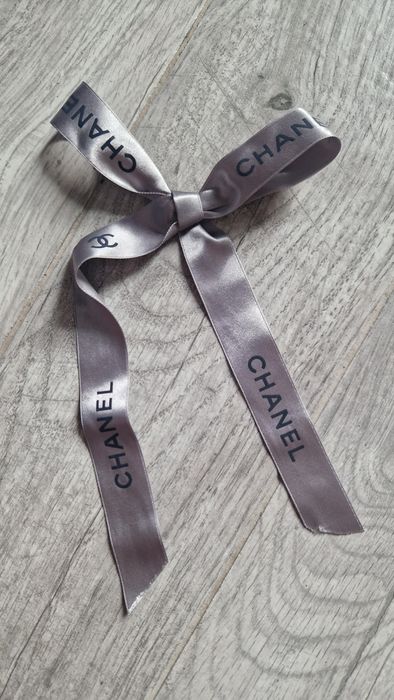 Nowa srebrna wstążka Chanel ok 82x2,5 cm