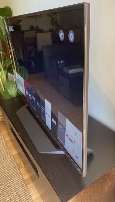 TV 4k LG 49’’ 49UF770V