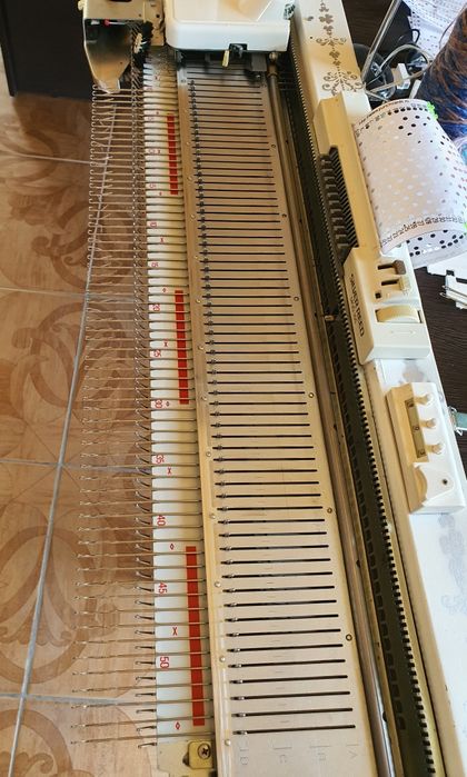 Вязальная машина silver reed sk155.  Вязальная машинка 3 класс