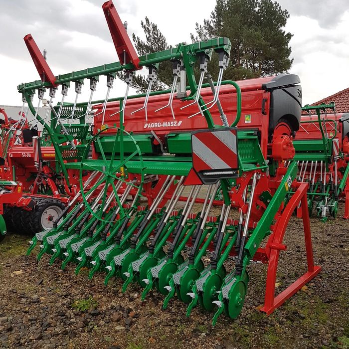 Agro-Masz SN301+ATO30  Siewnik nadbudowany SN301+ATO30 AGRO-MASZ, siewnik z komputerem