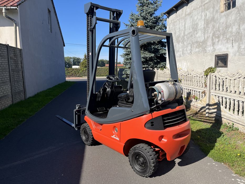 Wozek widłowy linde h16t-03