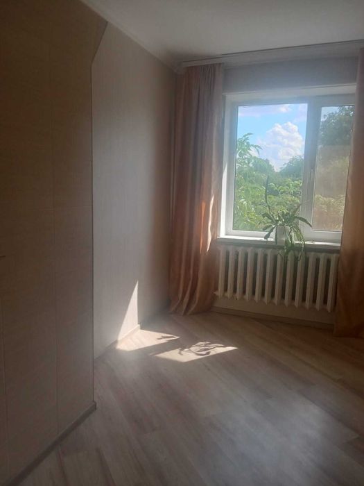 Продається будинок у Таращі - затишний двір, 2 види опалення, власна вода, гараж