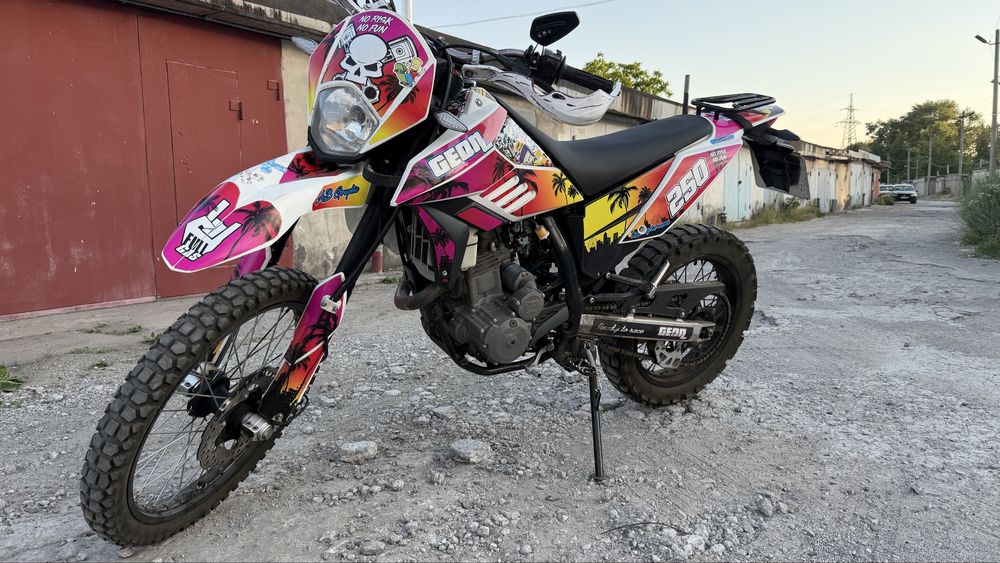 Продам Geon Dakar TwinCam 250