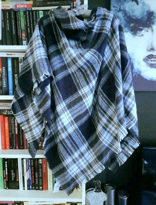 Nowy,duży szal, z metką