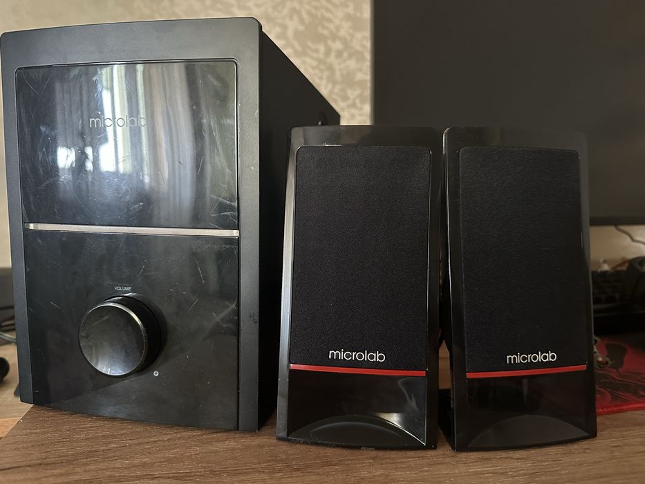 Акустична система Microlab M-700 2.1