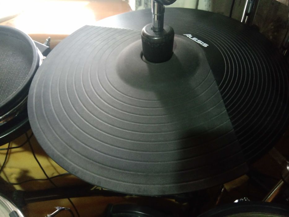 Барабаны электронные Alesis DM10