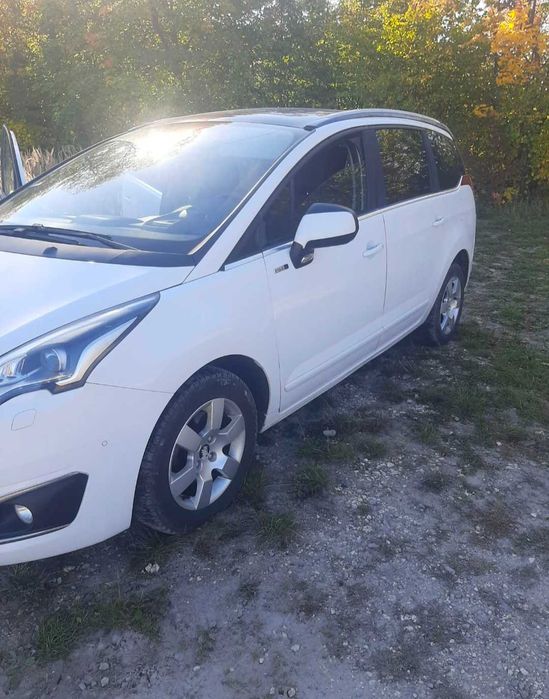 Продаж Пежо 5008