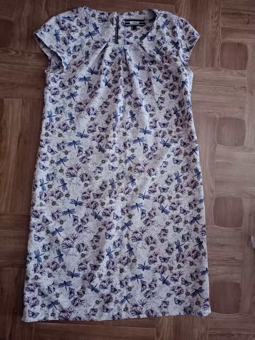 Платья розмір 46-48 об'єм груди 95 гарного качества