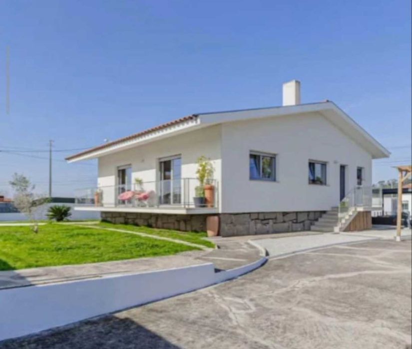 Moradia T3 com muito espaço exterior
