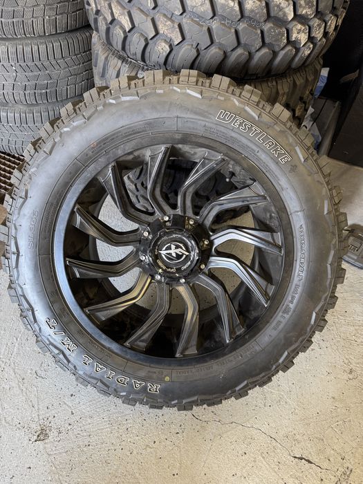 Felgi r20 6x139,7 + opony zimowe pasujace min do Dodge RAM