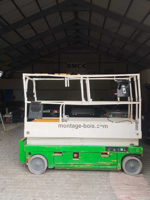 Plataforma elevatória Haulotte Compact 8