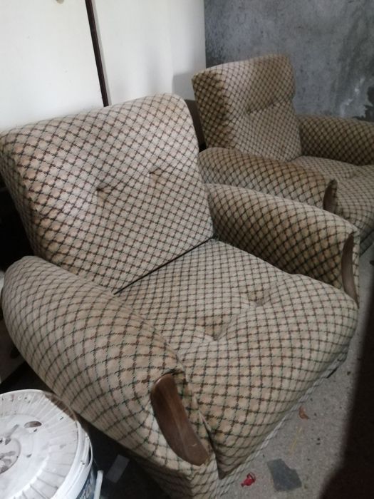 Dois Sofás. Ou individuais