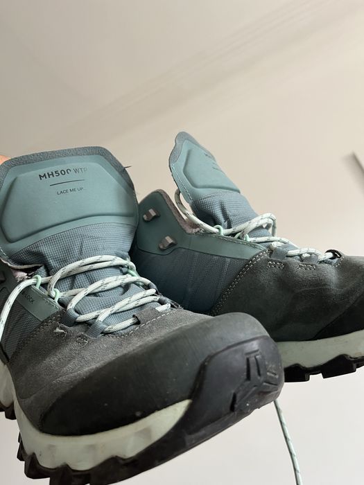 Botas de caminhada Quechua MH500 impermeáveis + palmilhas Decathlon – Como novas Tamanho 42