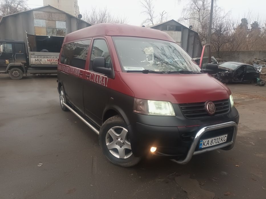 Volkswagen  t5  2,5 тді автомат продаеться  пасажир 9 місць