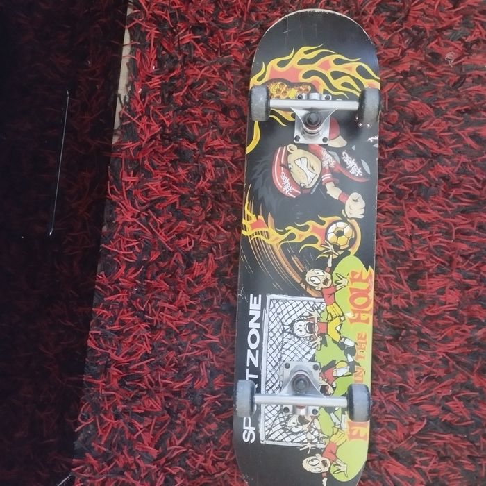 Skate( usado) em bom estado e funcional.