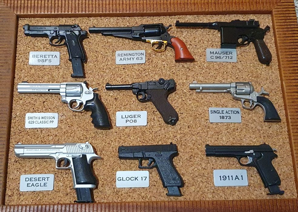 18 Pistolas de coleção miniaturas