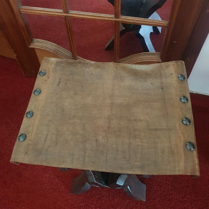 Bancos rústico com couro