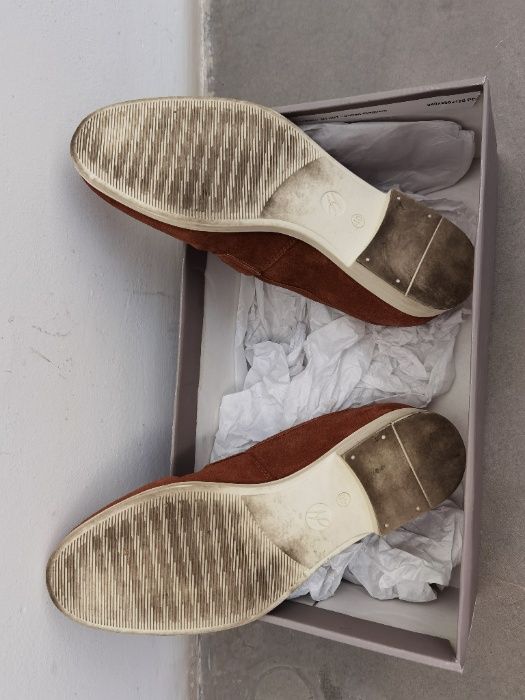 Sapatos de camurça. Hudson by London