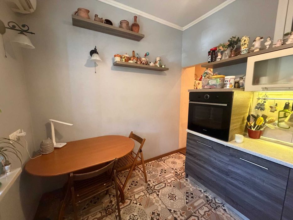 Продам 3 кімнатну квартиру в центрі Одеси / Спиридонівська / Паркомісце/ Сталінка