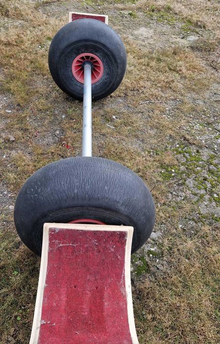 Wózek slipowy typu Eurotrax do katamaranu