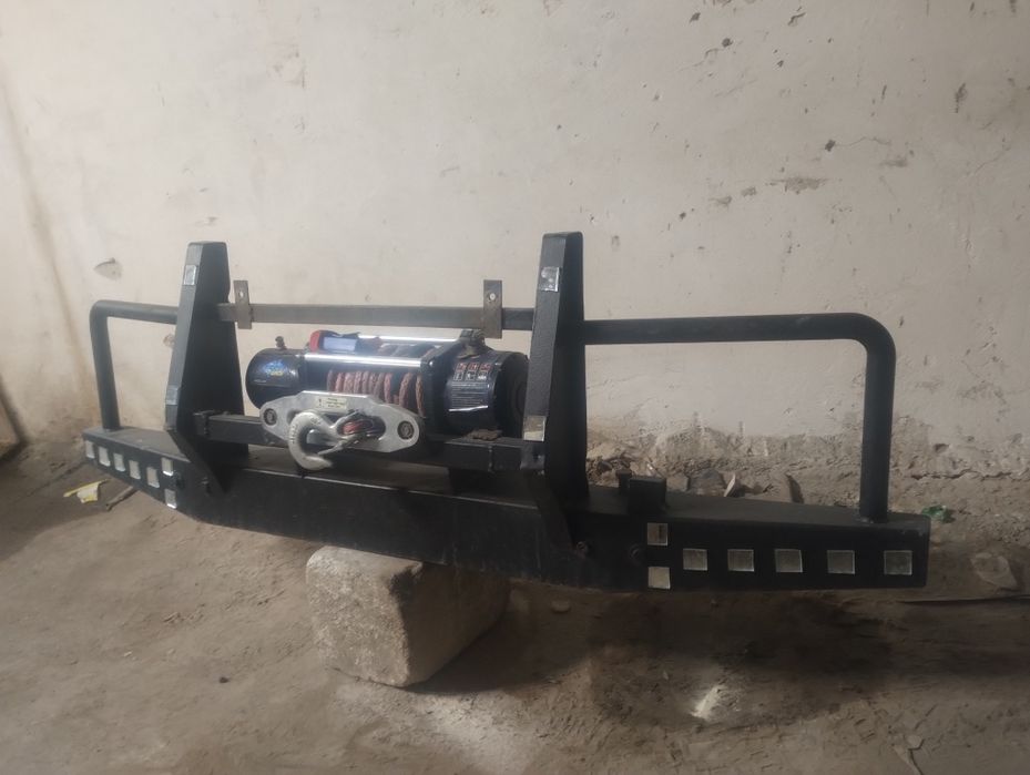 Бампер силовий на джипа з лебідкою