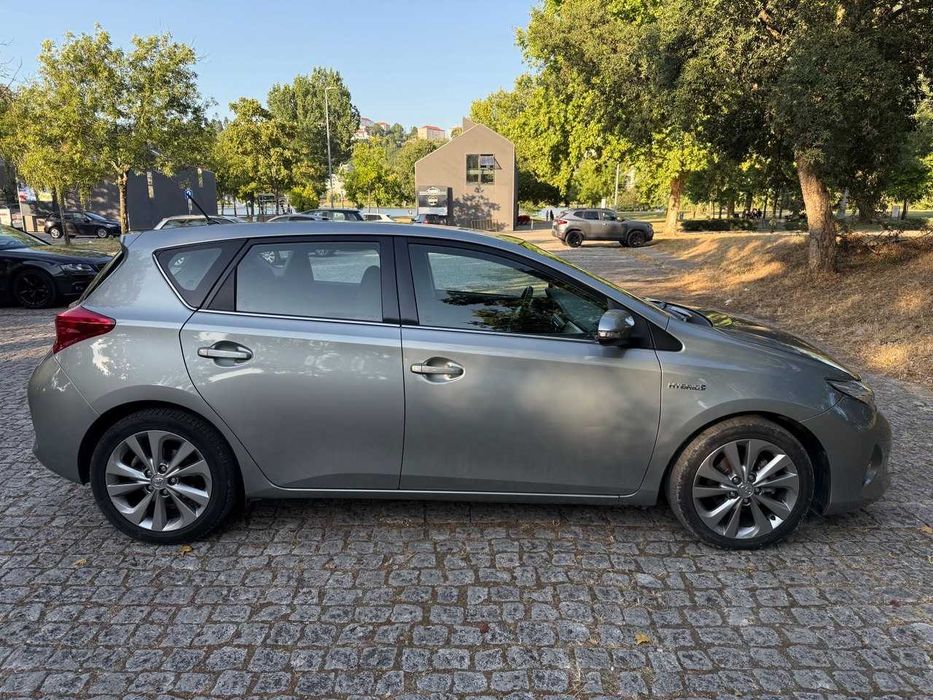 Toyota Auris hybrid 1.8