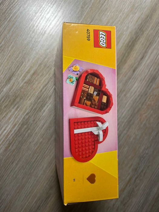 LEGO Creator Valentine’s Day Box 40759
