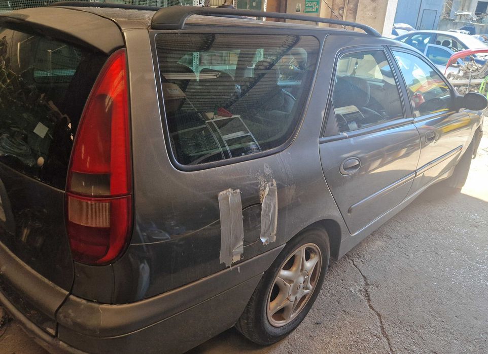 Renault Laguna para peças