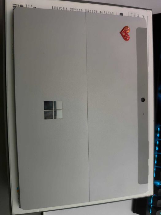 Планшет Microsoft Surface Go 1824 4/64GB.