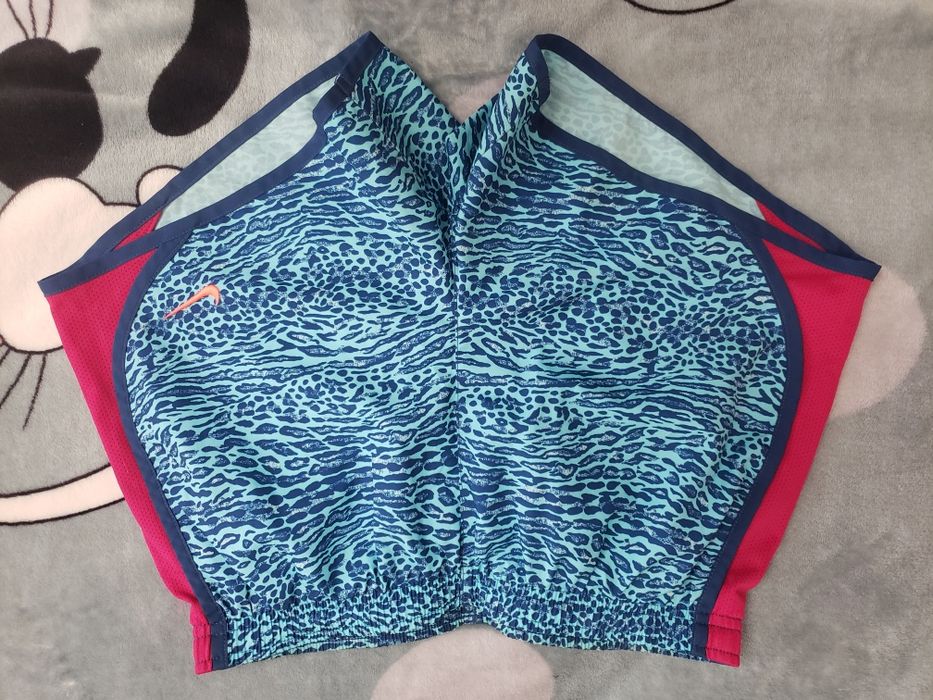 Nike фирменные шорты детские L унисекс